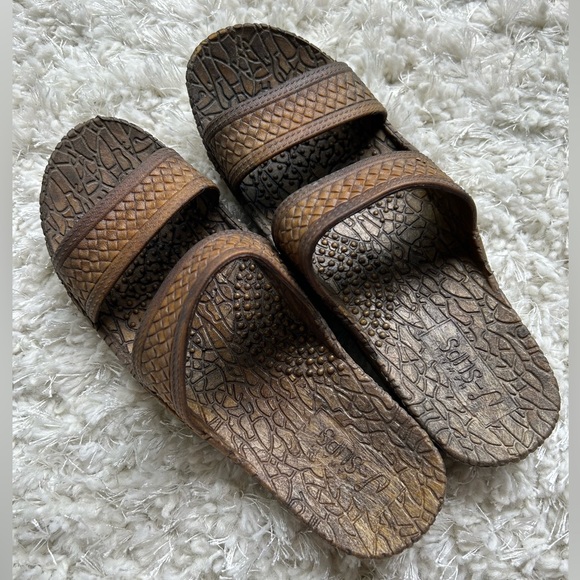 Hawaiian Sandals - Picture 2 of 3